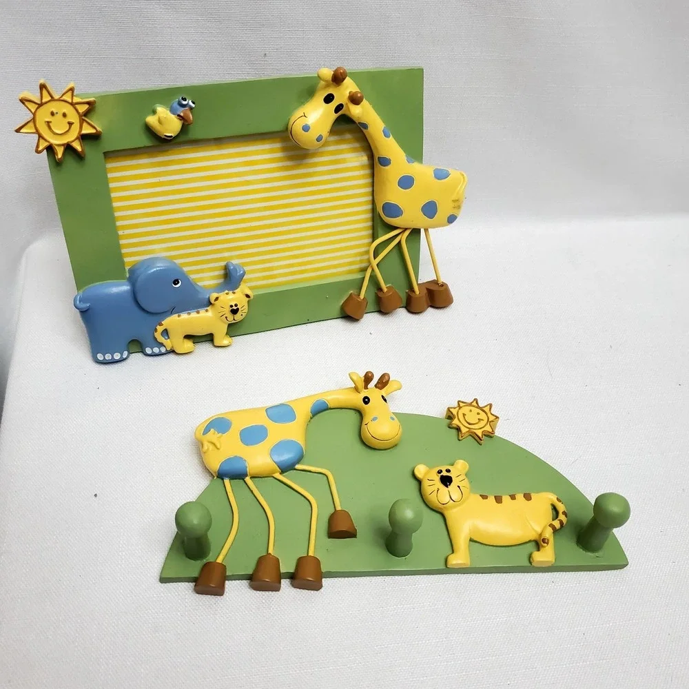 LaVie Safari Nursery Wall Decor Set 4X6-Photo‎ Frame Peg Rack Giraffe Jungle-NIB